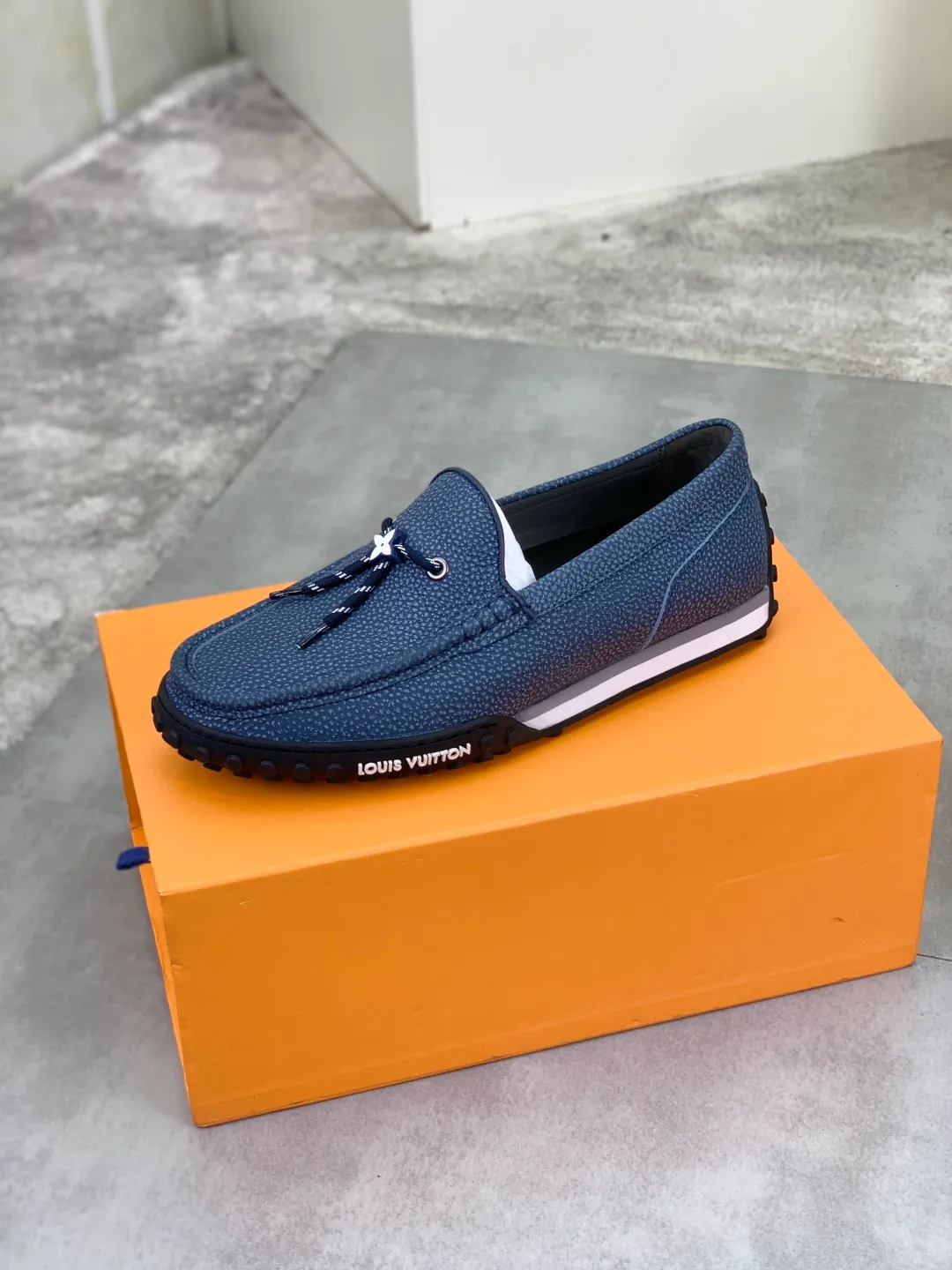 Men's Men's Shoes 💰P640 New Style 💶[LOUIS VUITTON] Water-dyed Niuli Original Order New Style 🍀LV Louis Vuitton *——Top version of LV classic leather shoes! Made of imported original calfskin, original leather side strips and wear-resistant high-end rubber outsole! High quality products! Color: black optional Size: 39-45